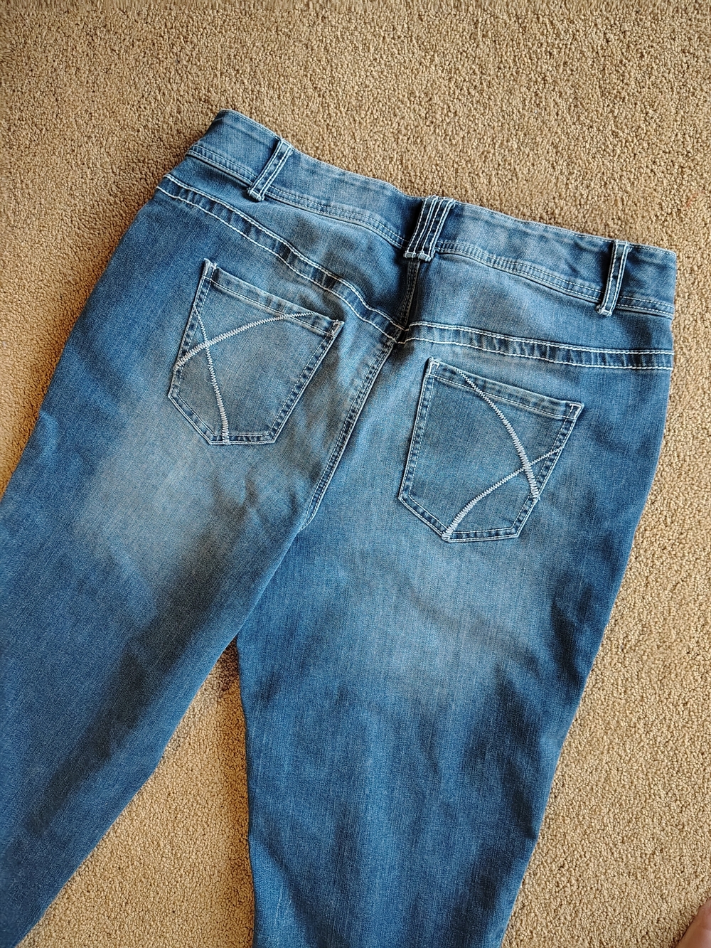 Lane Bryant Capris-size 16 - Picture 3 of 6